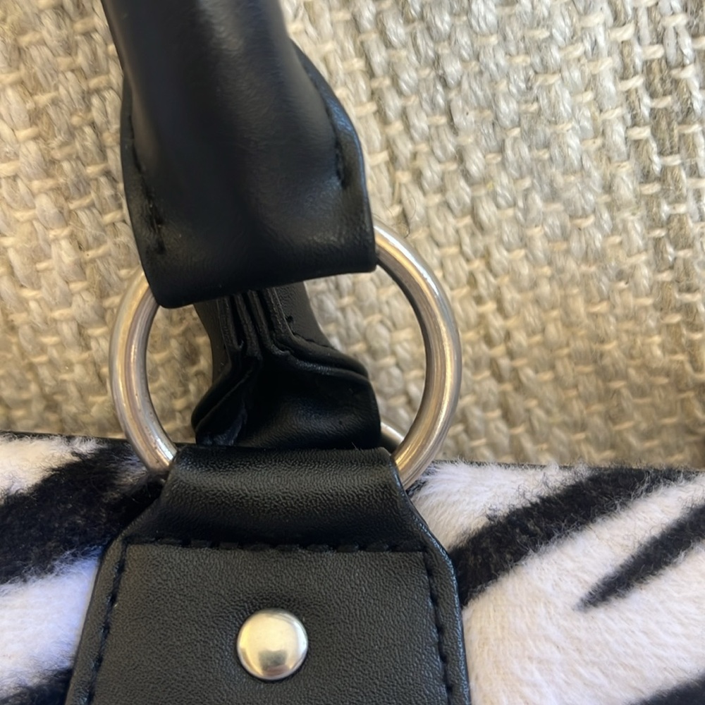 Zebra hello kitty purse - Picture 13 of 15